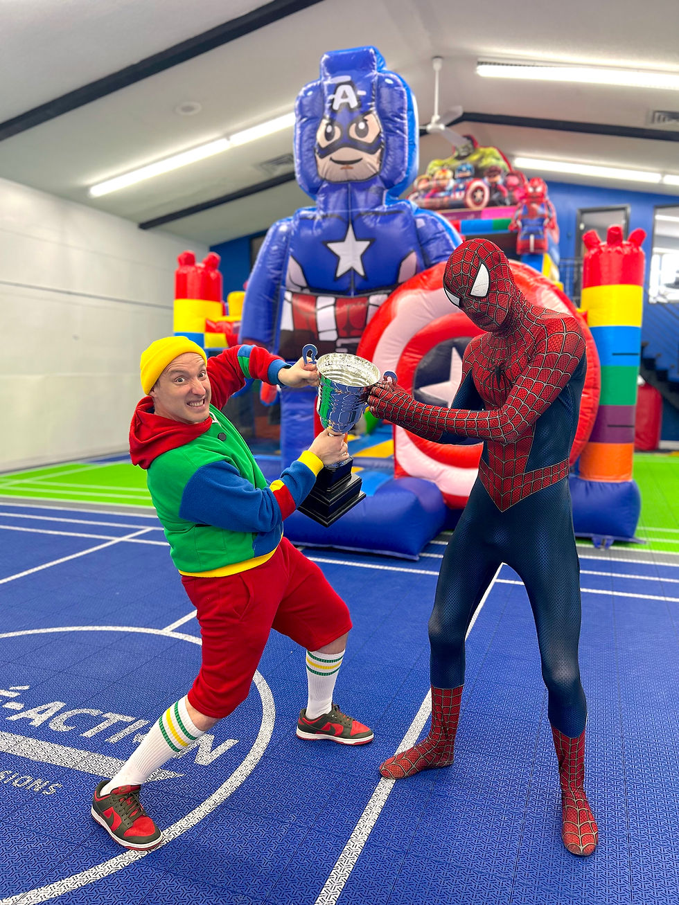 Djouby affronte Spiderman pour remporter le Trophée du Club Récréaction.