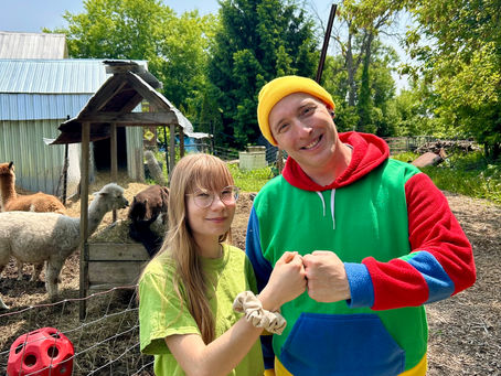 Djouby et Sindy avec les Alpagas d'Alpachèvre