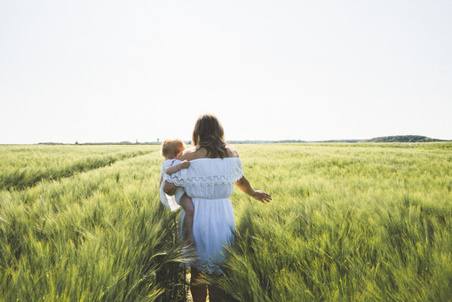 Familienmomente im Feld