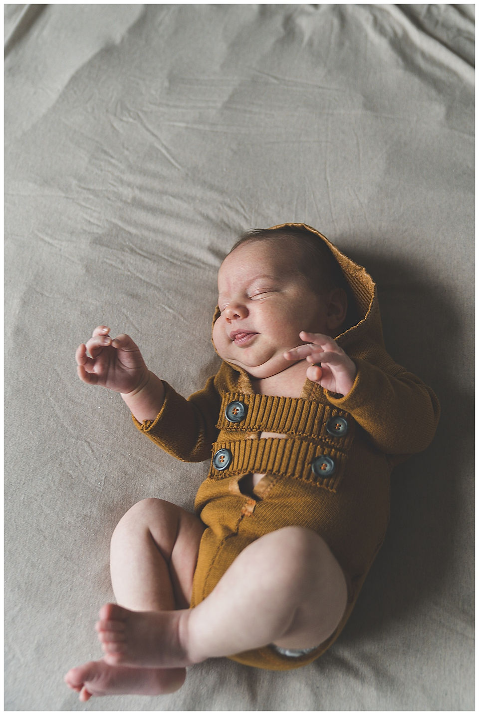Authentische Babyfotos  im Bett
