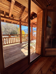 Terrasse de la chambre avec vue sur les montagnes