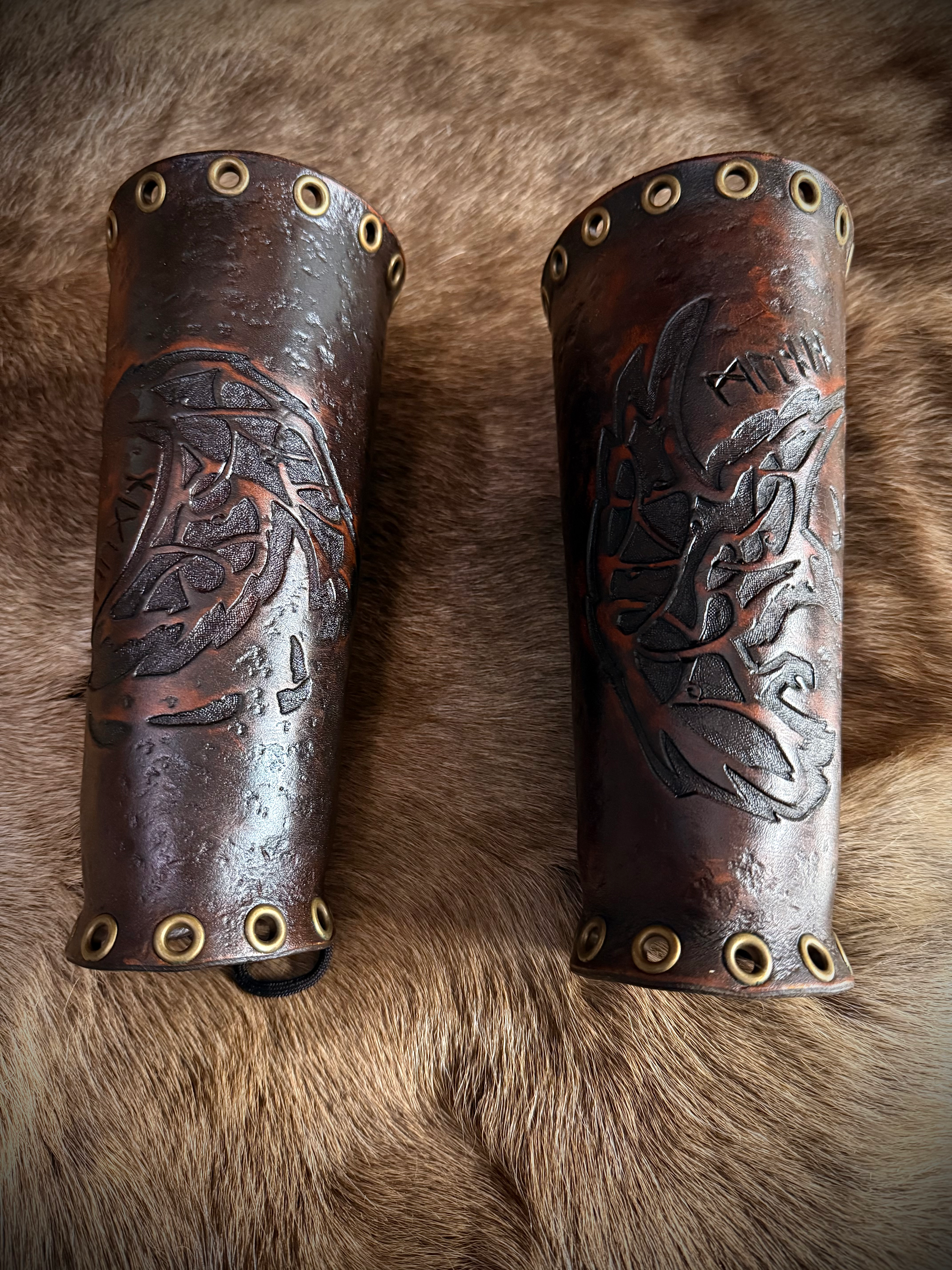 Huginn and Munnin Bracers