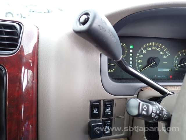 Thumbnail: TOYOTA GRANVIA 1999 G CRUISING SELECTION