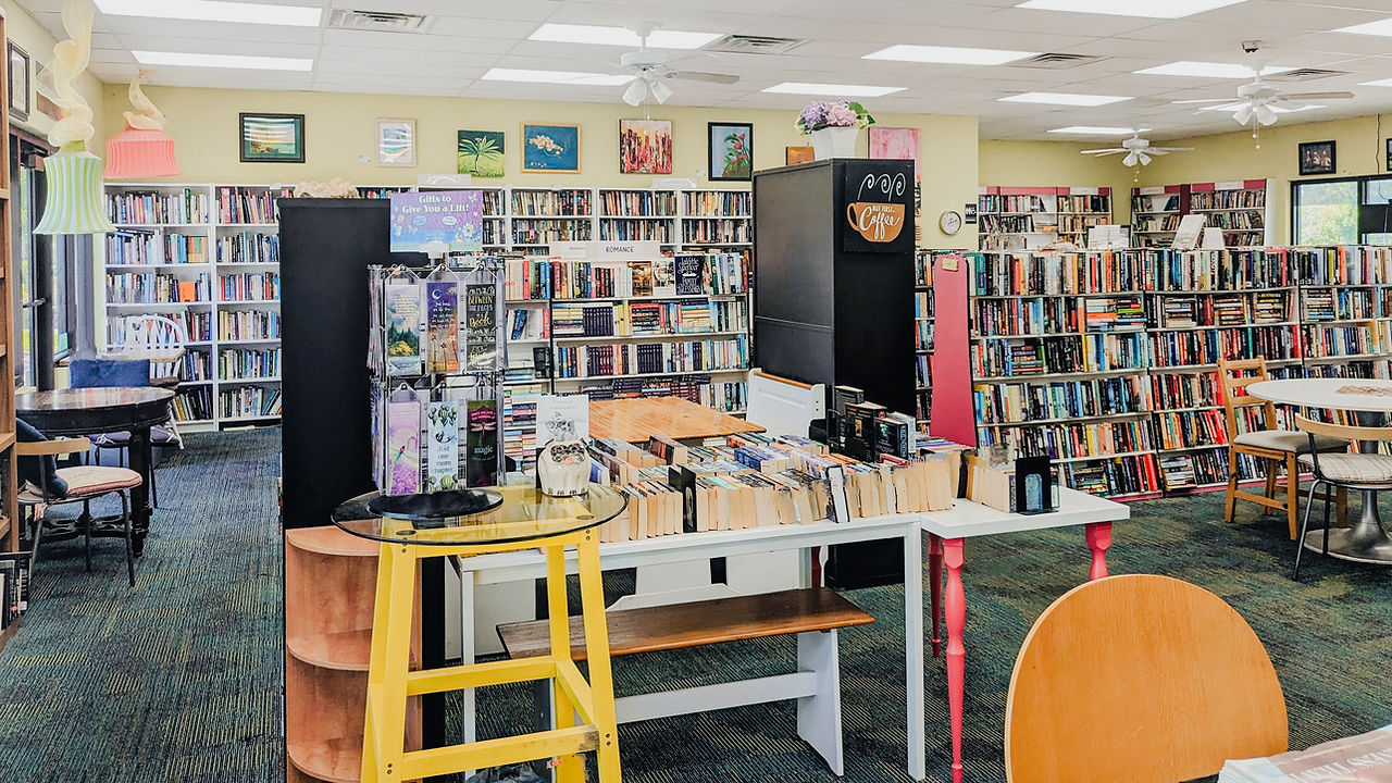 inside-view-of-a-sunny-sebastian-fl-bookstore