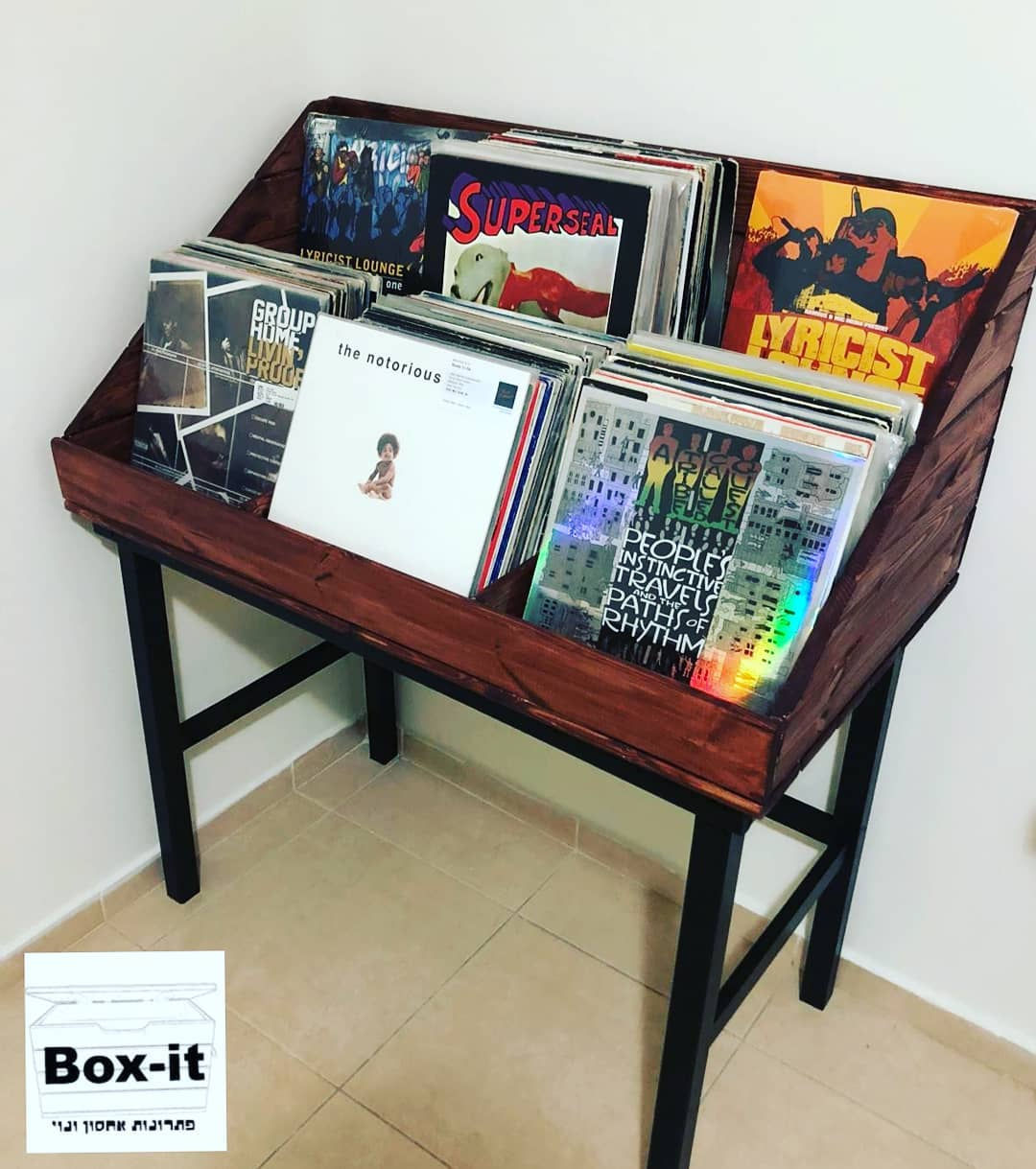 סטנד תקליטים Vinyl Store