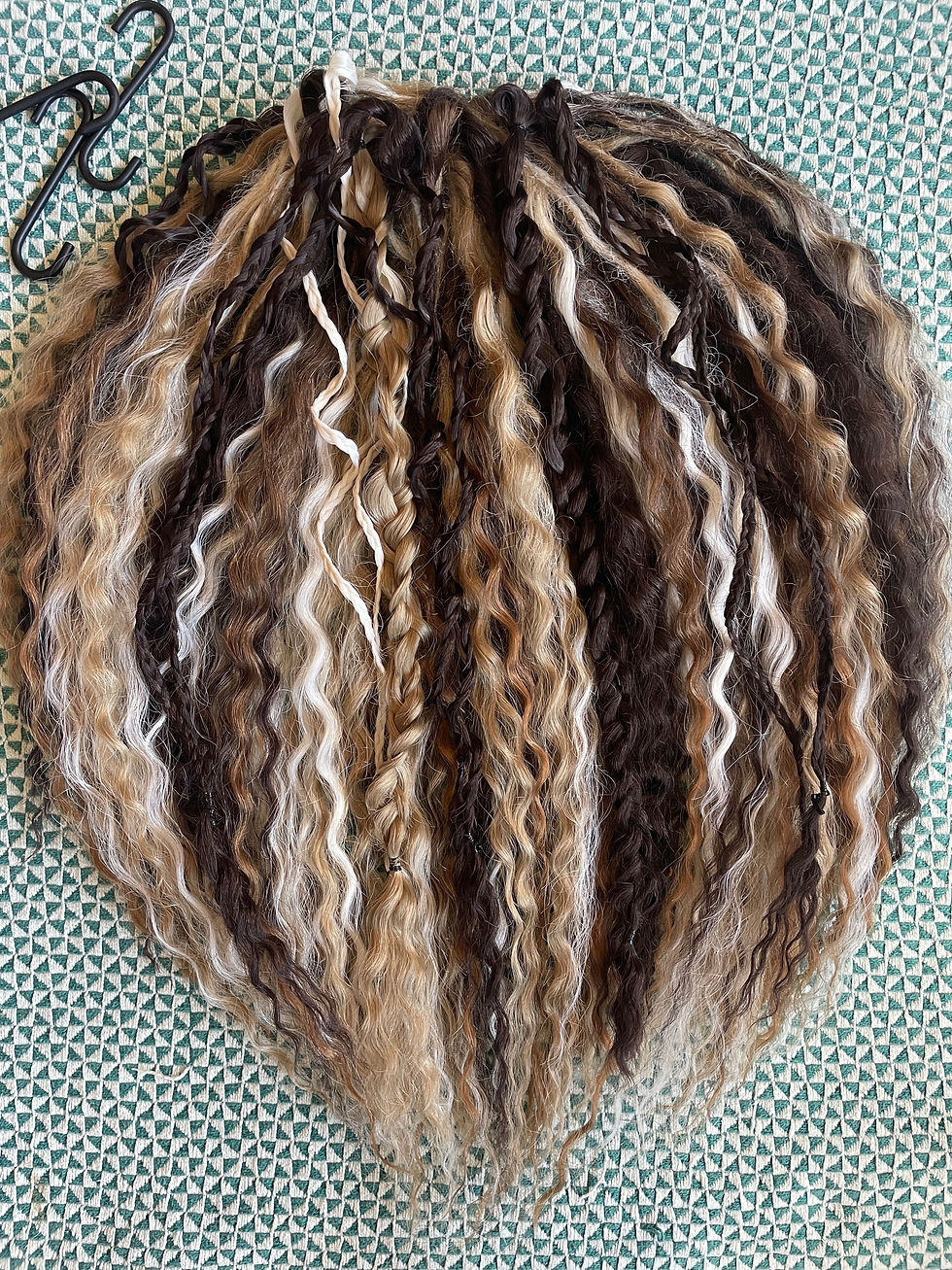 Miniaturbild: Gewellte Dreadlocks & Zöpfe Winter