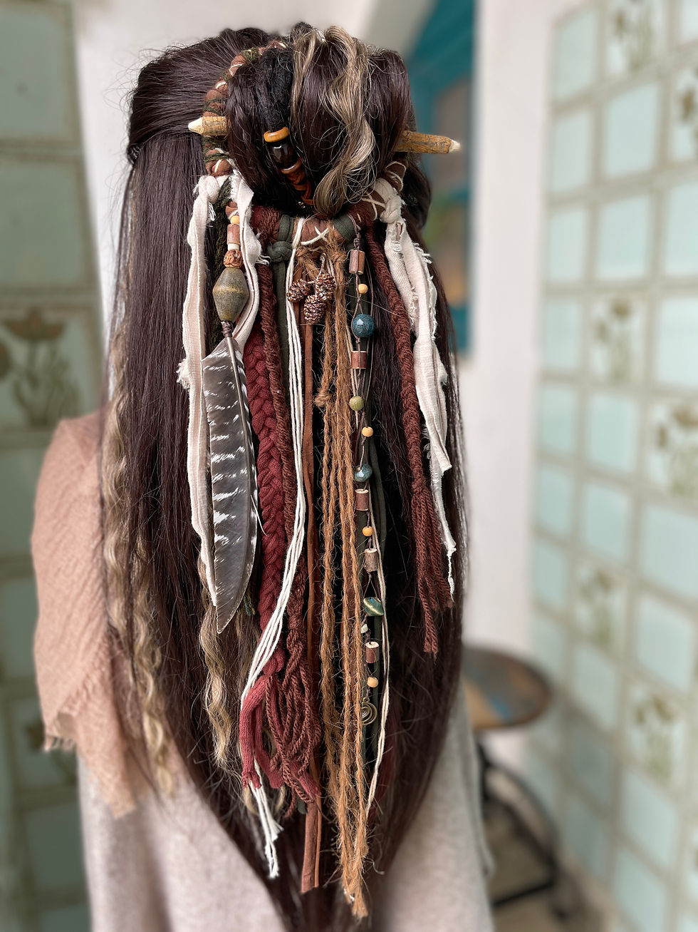 Miniaturbild: Dreadlock und Deko-Ringfeder