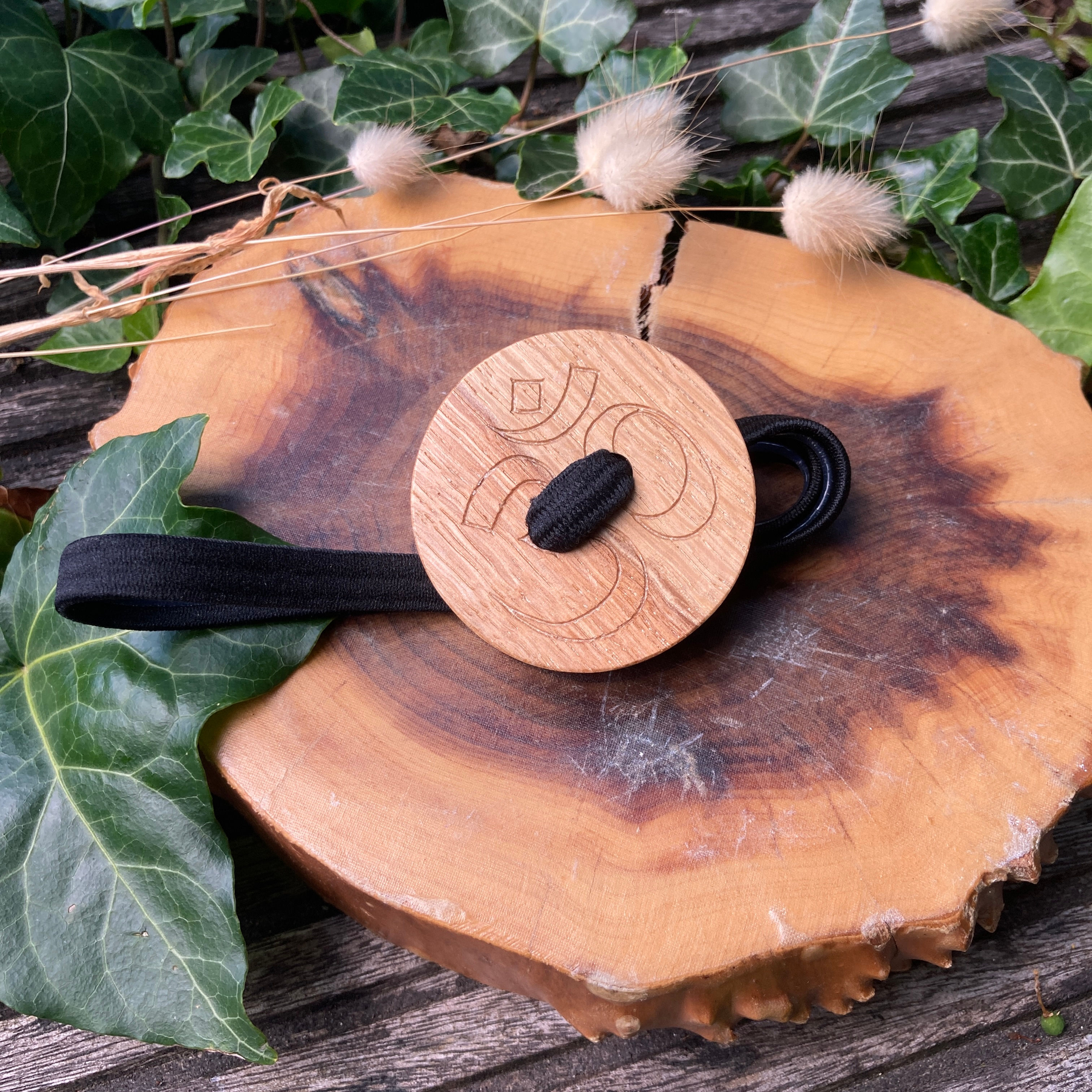 ButtonLOXX Dread Tie Om Symbol (Oak)