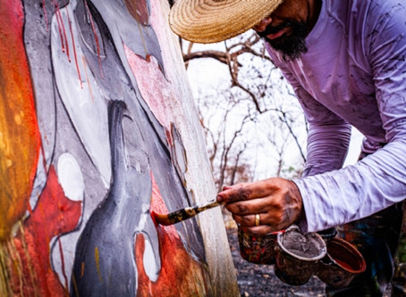 Artista plástico cuiabano leiloa obras criadas a partir das cinzas do Pantanal para arrecadar fundos