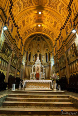 Catedral por dentro - Cópia.jpg