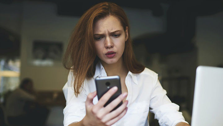 11 Things A Guy Will Never Do Over Text If He Really Likes You