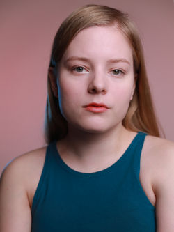 Alli Ilona Headshot