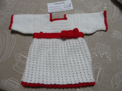 vestido blanco y rojo