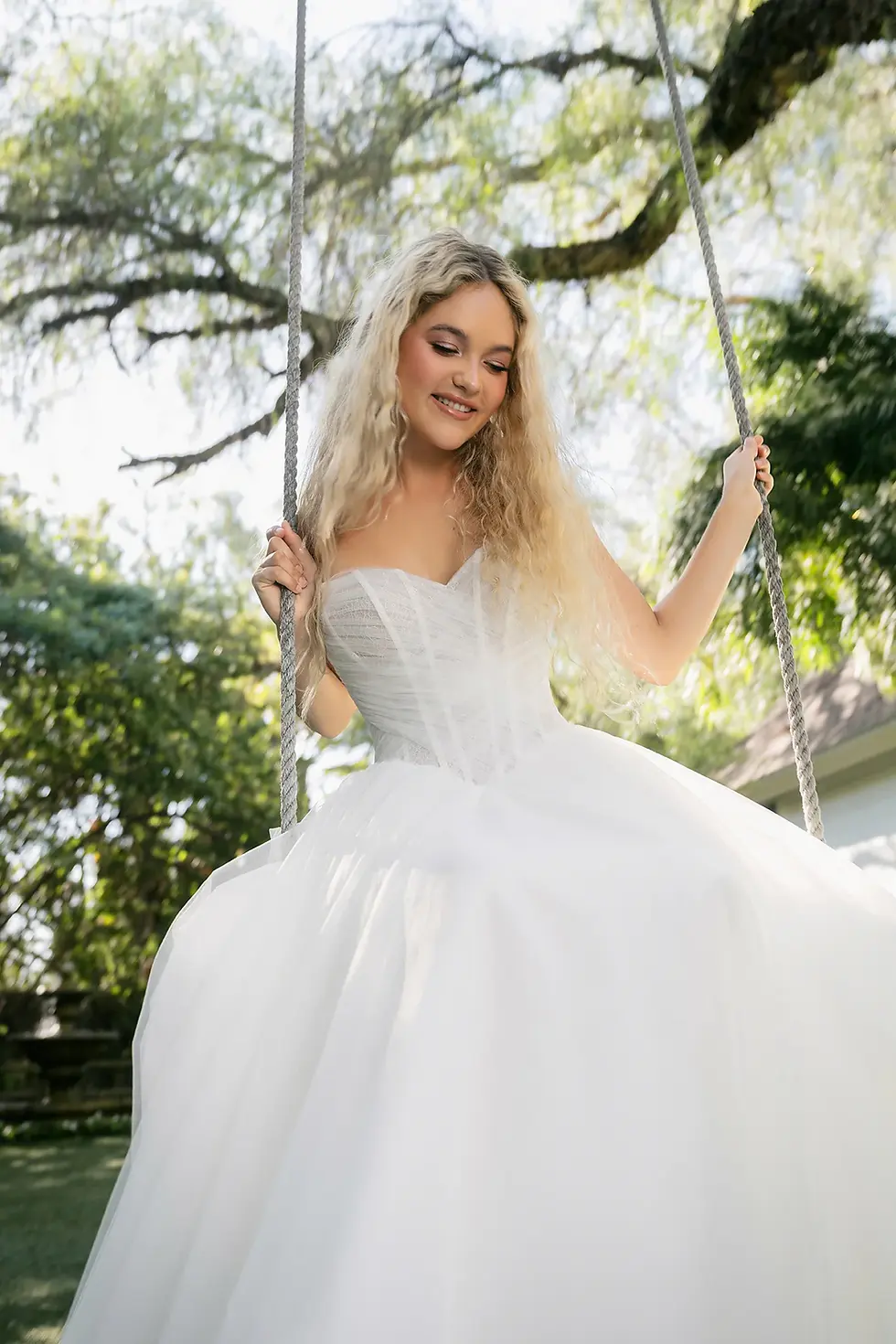 Thumbnail: Allure Romance - R3917 ($1800-$2000)