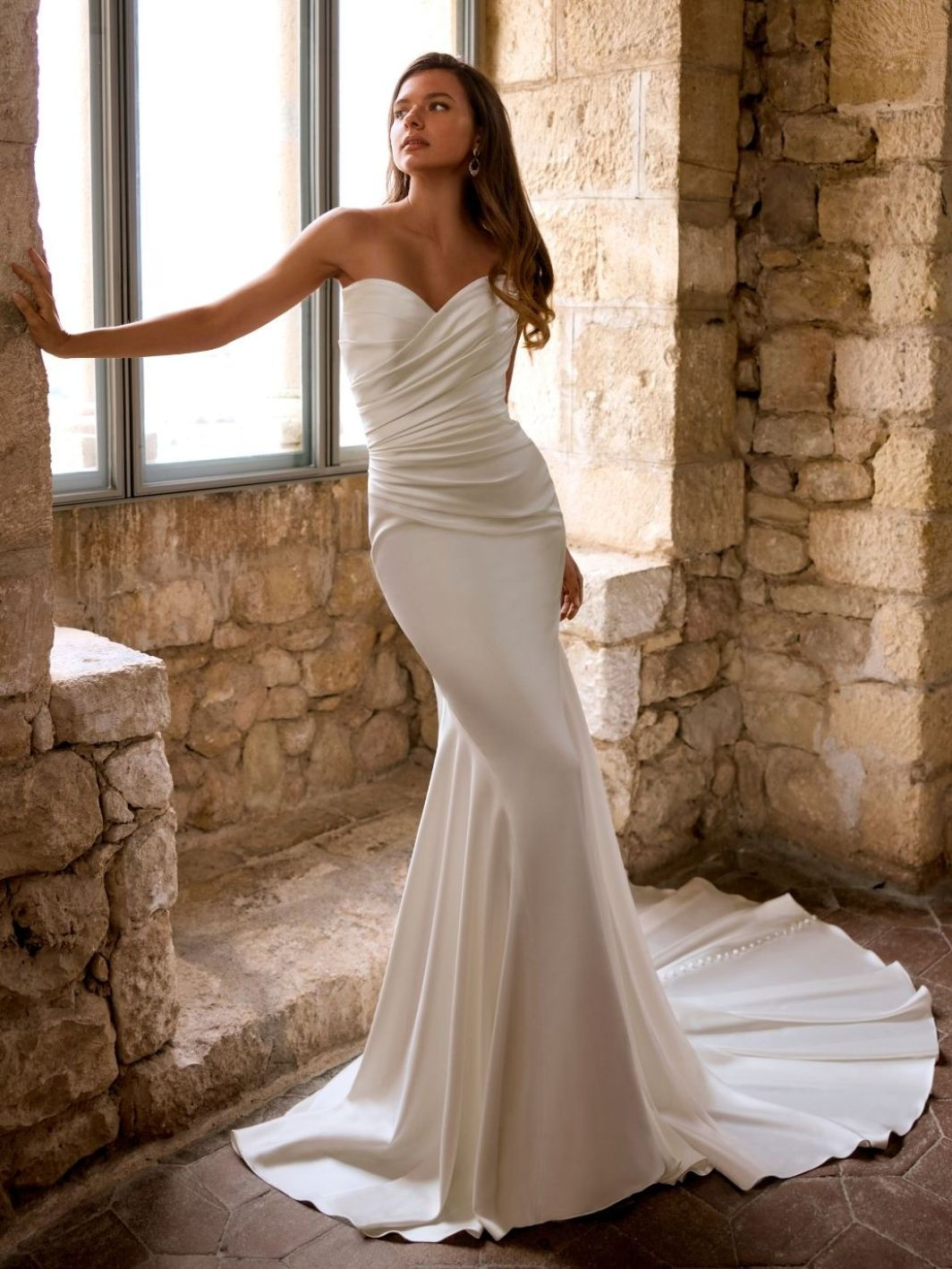 Gracina by Etoile, size 10 ($2200-$2400)