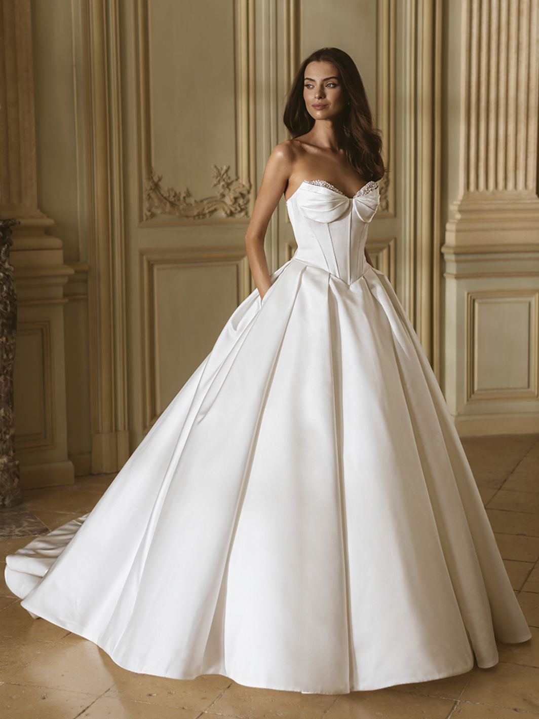 Elysee- Gillian, size 10 ($2300-$2500)