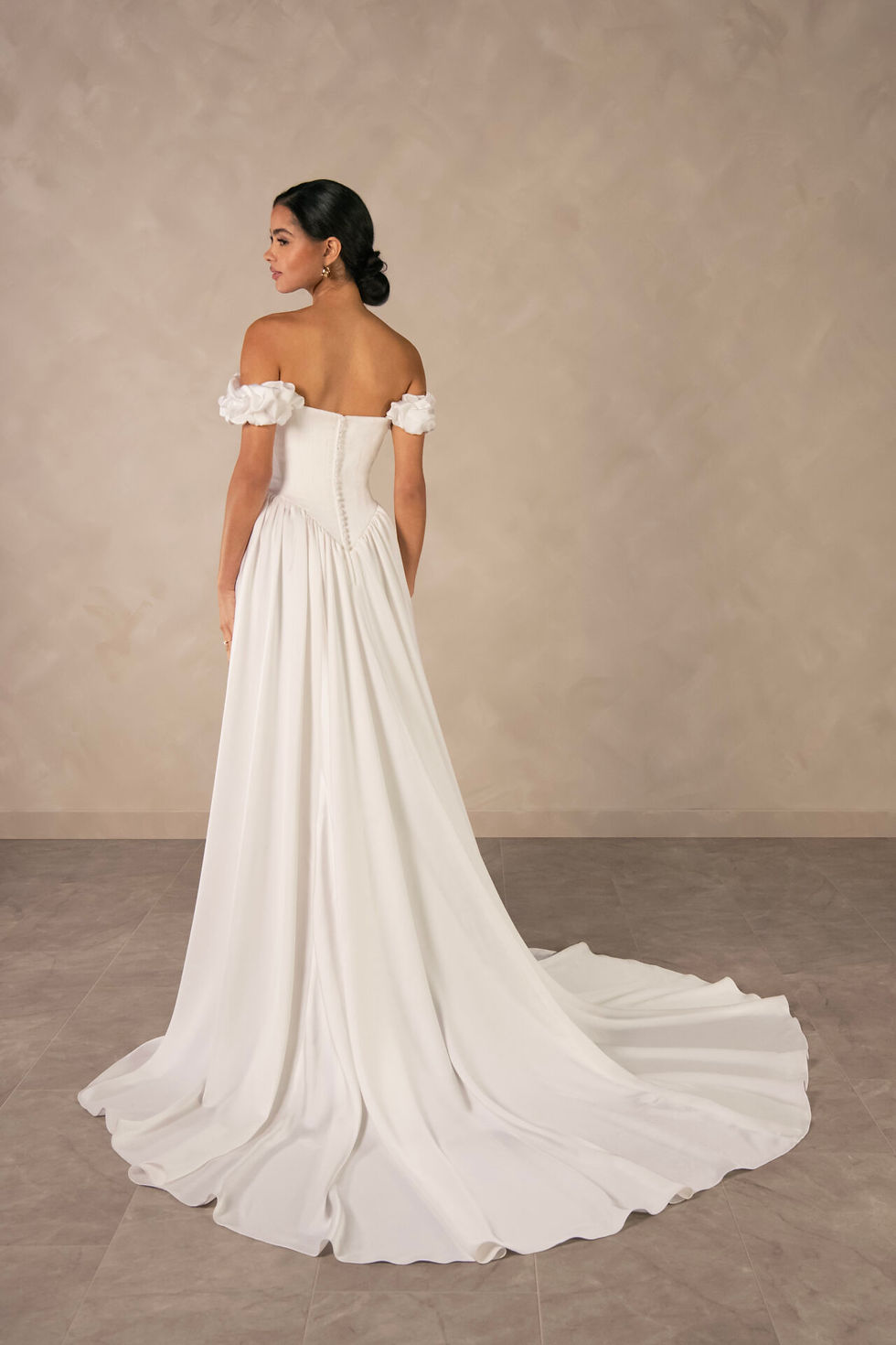 Thumbnail: Essense of Australia, D4568 ($2200 - $2400), size 12
