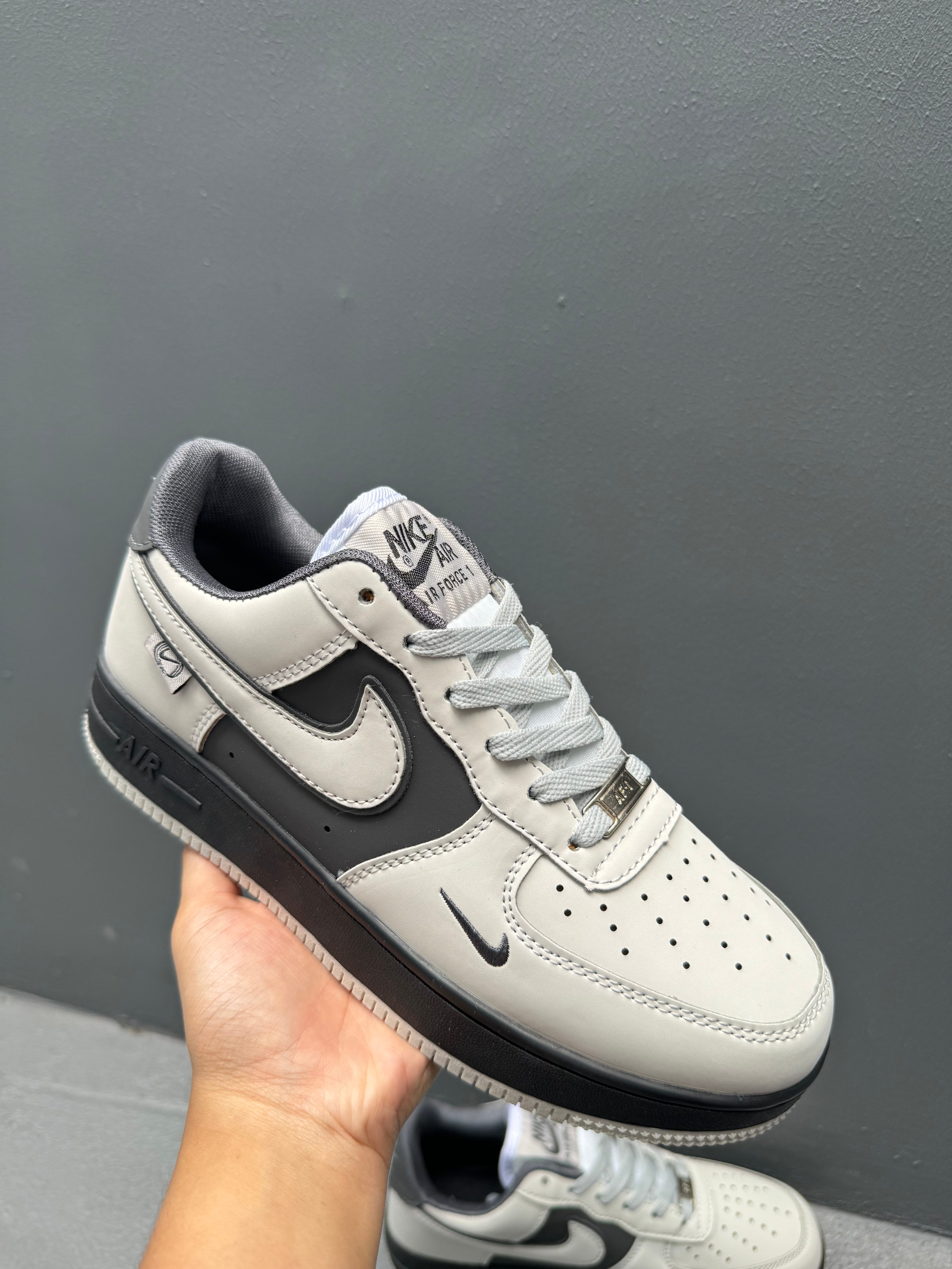 NIKE AF1 PANDA WHITE GREY LOW