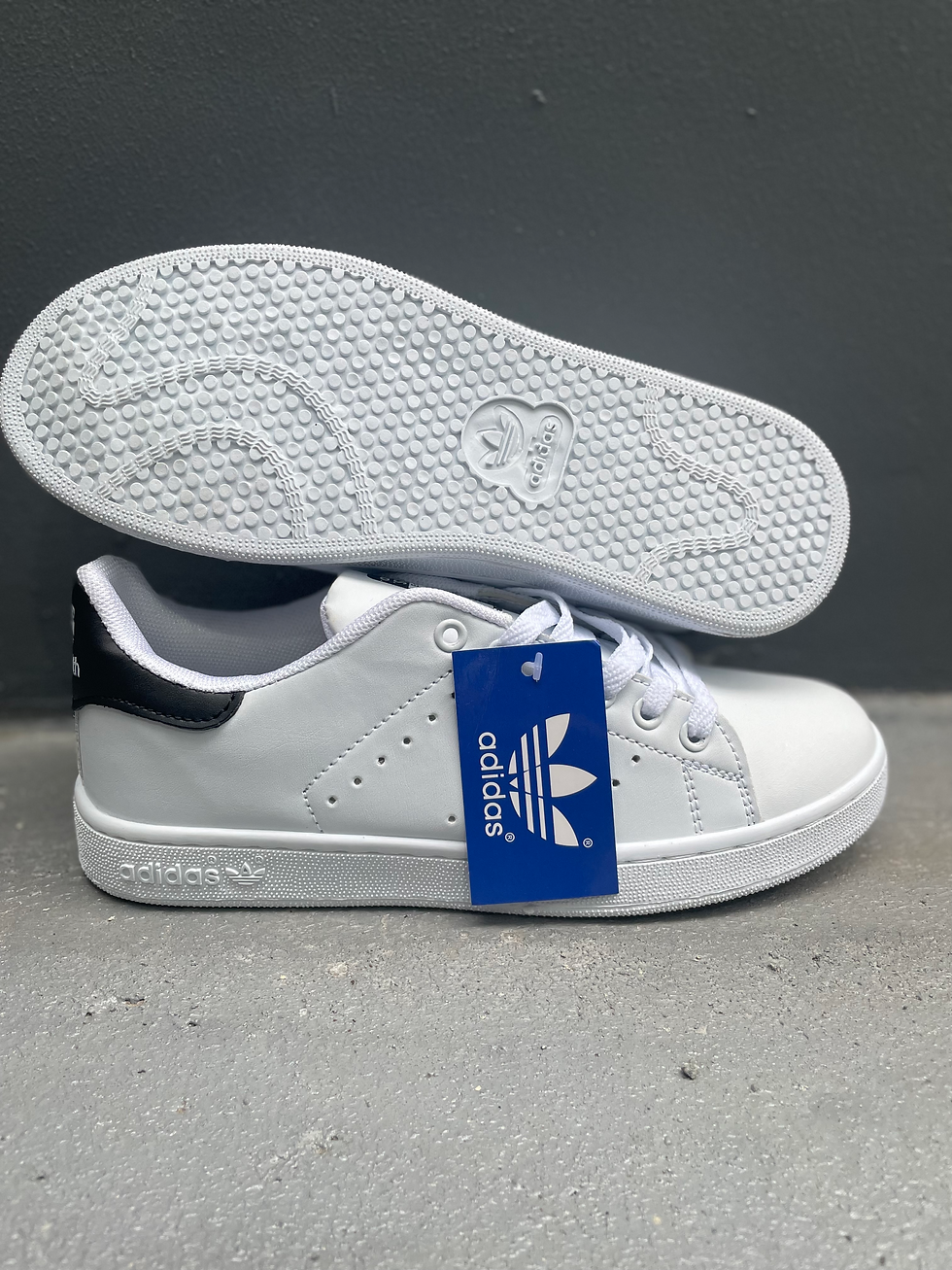 Thumbnail: ADIDAS STAN SMITH