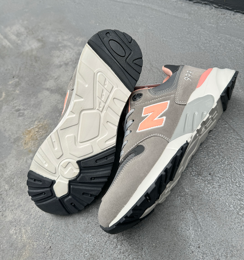 Thumbnail: NEW BALANCE 999