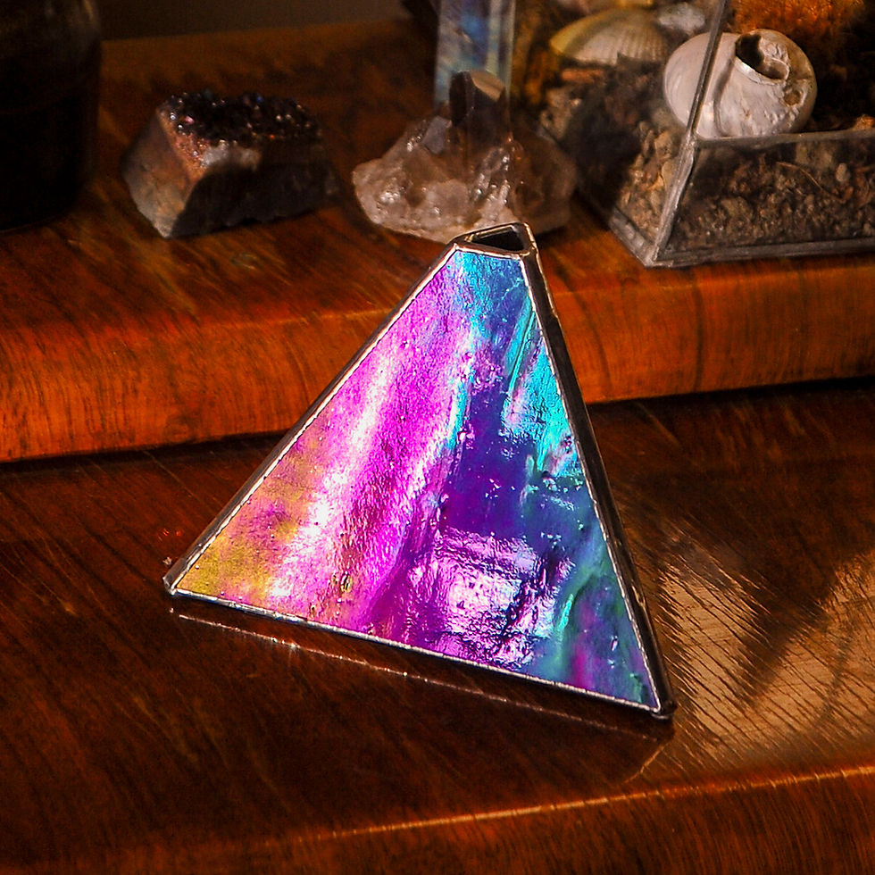 Incense Pyramid - Iridescent Black