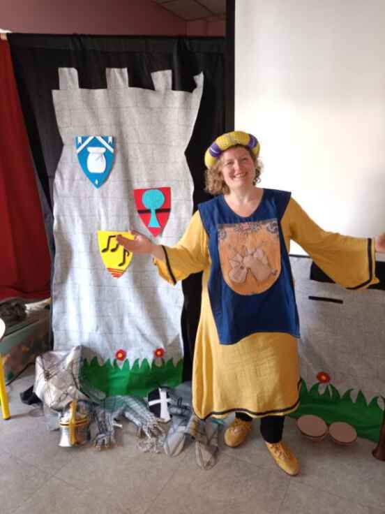 décors et costume de ménestrel