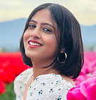 संचीता की अभिनय यात्रा शुरू हुई जब वे केवल ३ वर्ष की थीं, और उन्होंने कभी मुड़ कर वापिस नहीं देखा. पढाई के दिनों में वे नाटक मंडलियों के साथ सक्रिय रहीं, और 'नवरस' से नाटक में डिप्लोमा प्राप्त किया. वे २०२२ में अमरीका आयीं और यहां उनका यह पहला नाटक है. वे बल्लभपुर की रूपकथा में छन्दा का पात्र निभाने को बहुत उत्साहित हैं.
Sancheeta started her acting journey when she was 3 years old. Since then she has never looked back. She was active in school and college theatre groups and pursued her Diploma in Theatre in "Navarasa". She recently moved to the US in 2022 and this is her first play in the States. She is really excited to play the role of Chhanda in Ballabhpur ki Roopkatha.