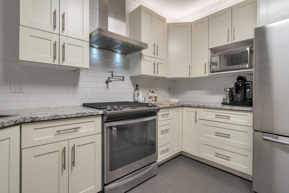 18433-65-Ave-360hometours-12.jpg
