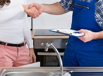 a-fast-plumber-providing-emergency-plumb