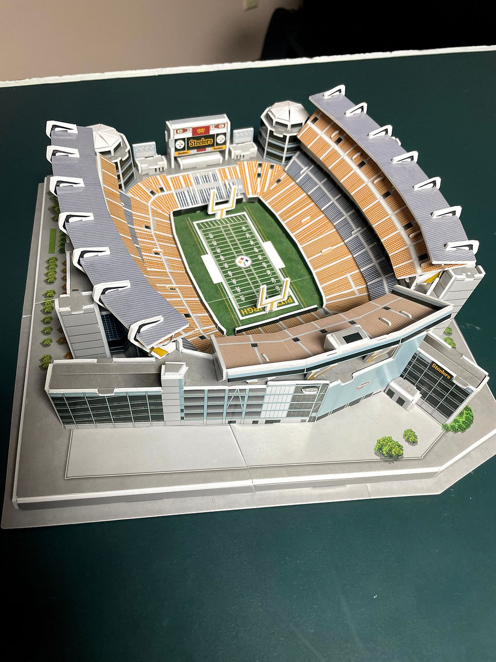 תמונה ממוזערת: Pittsburg Steelers Replica Stadium with LED Lights