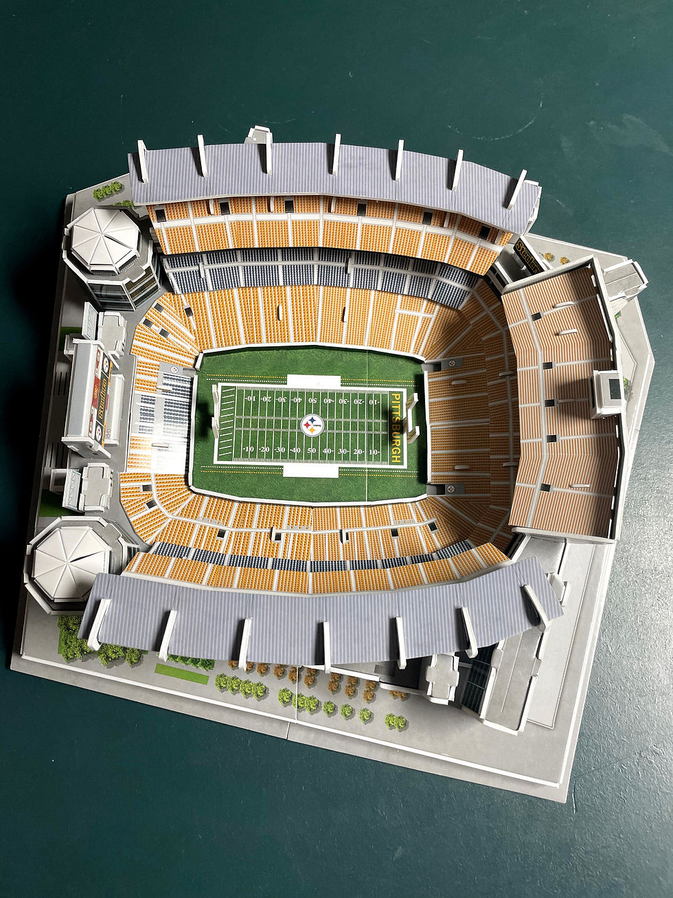 תמונה ממוזערת: Pittsburg Steelers Replica Stadium with LED Lights