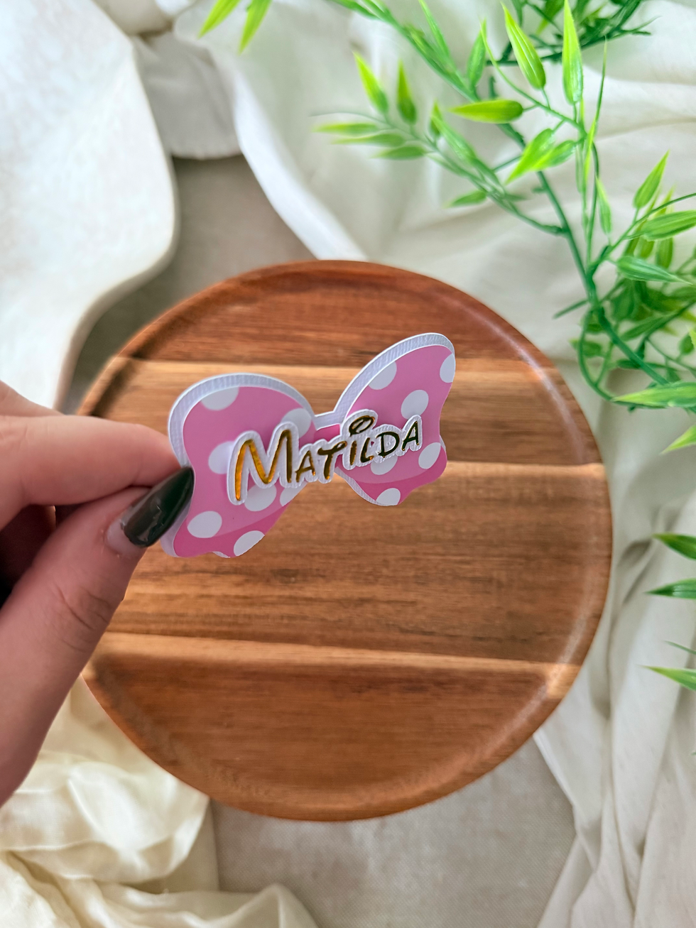 Thumbnail: Minnie Mouse name charm