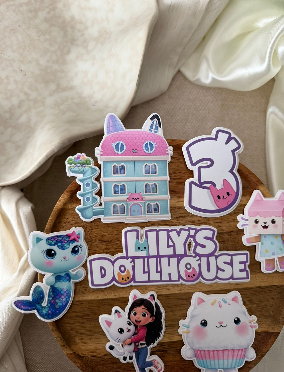Thumbnail: Gabby’s Dollhouse cake topper set 