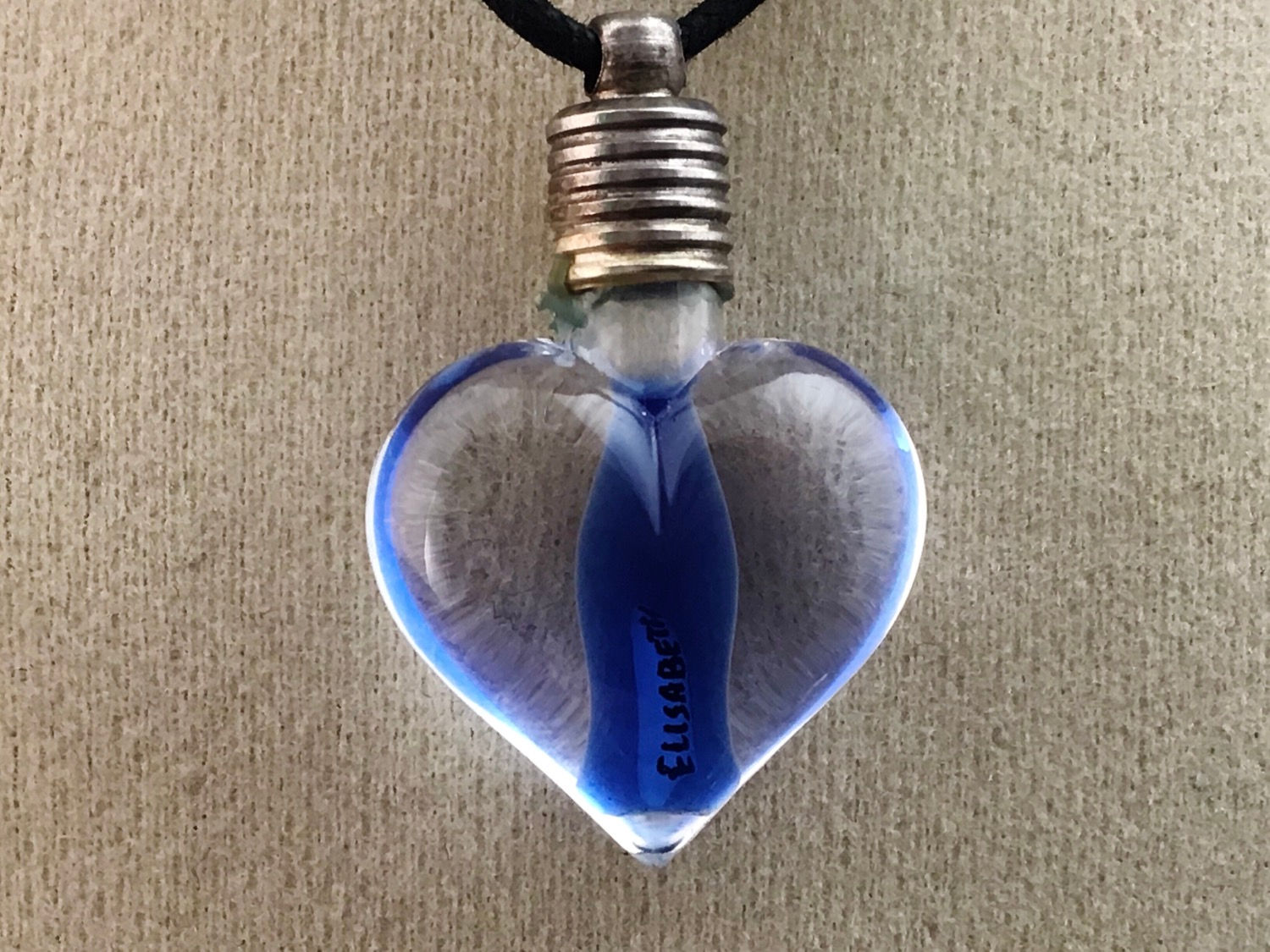 Ihr Name auf einem REISKORN „Kristall Herz mit farbiger Seele“