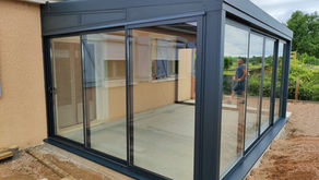 🌟 Réalisation sur mesure : Véranda aluminium RAL 7016 – 5 000 x 3 500 mm sur la commune de Mably