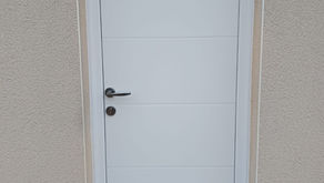 🚪Pose d'une porte de service en aluminium !