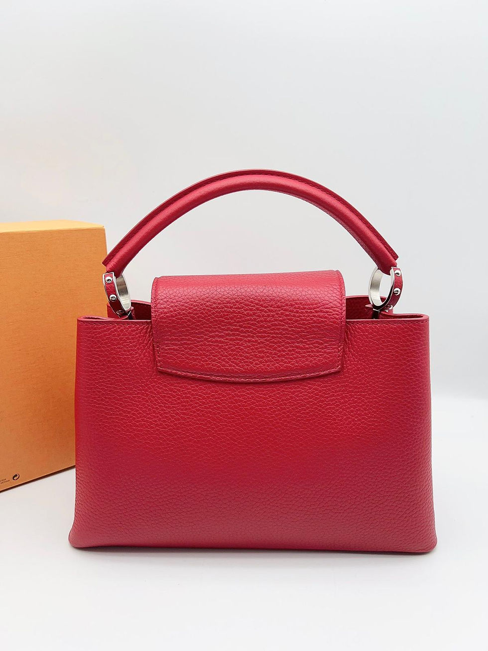 Thumbnail: lv capucines mm size 31cm 紅銀