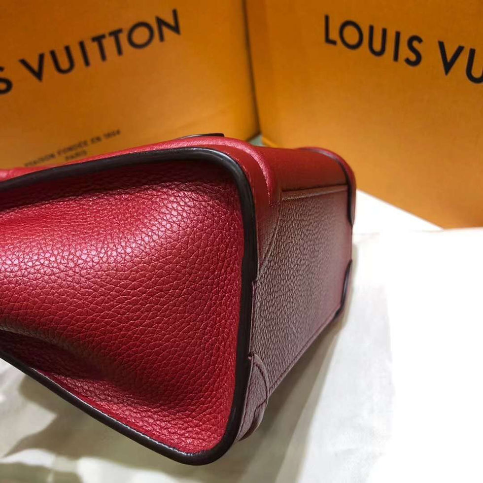 Thumbnail: Celine luggage nano 紅色