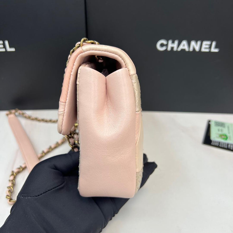 Thumbnail: CHANEL Flap Bag small pink snakeskin x leather 