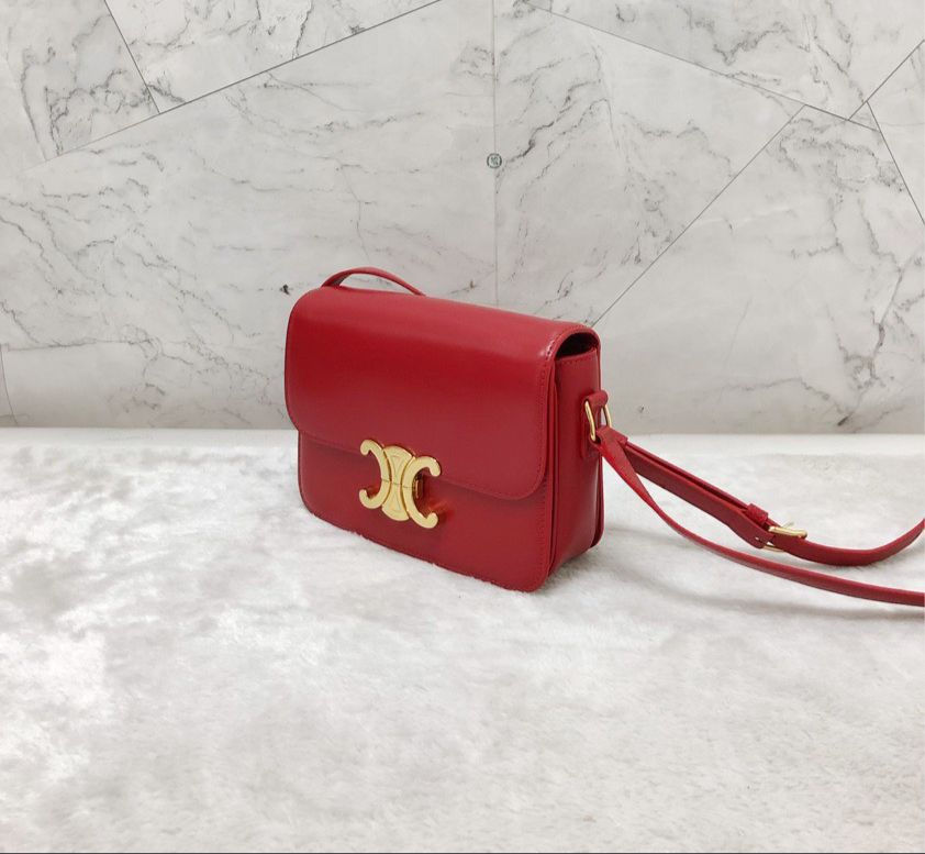 Thumbnail: CELINE triomphe box teen size red 紅金