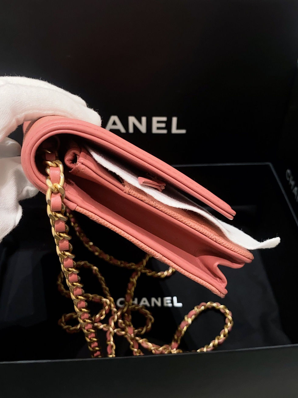 Thumbnail: CHANEL filigree woc caviar pink