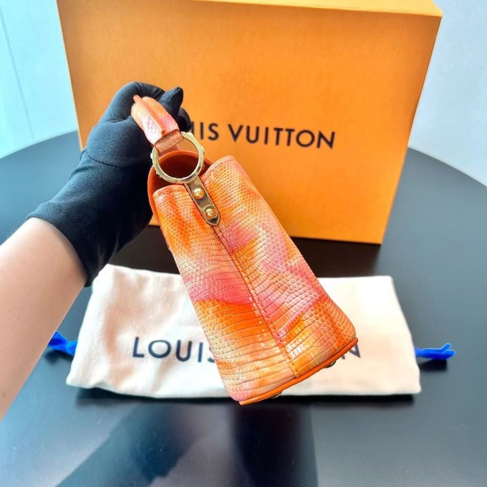 Thumbnail: LV capucines mini lizard 炫彩蜥蜴皮