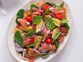 Salade d'artichaut, pousses d'épinards & jambon fumé