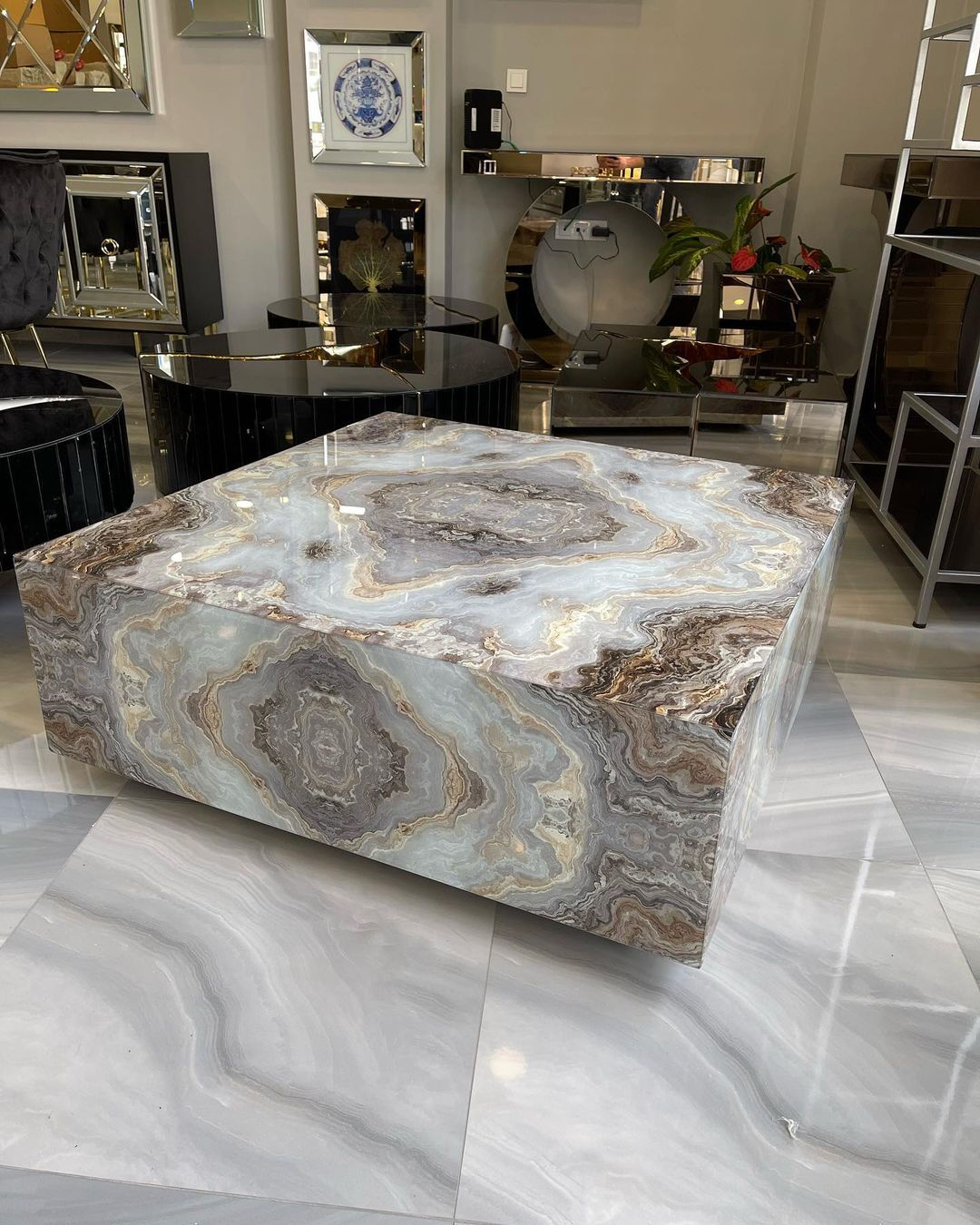 KM-1 SQUARE COFFETABLE