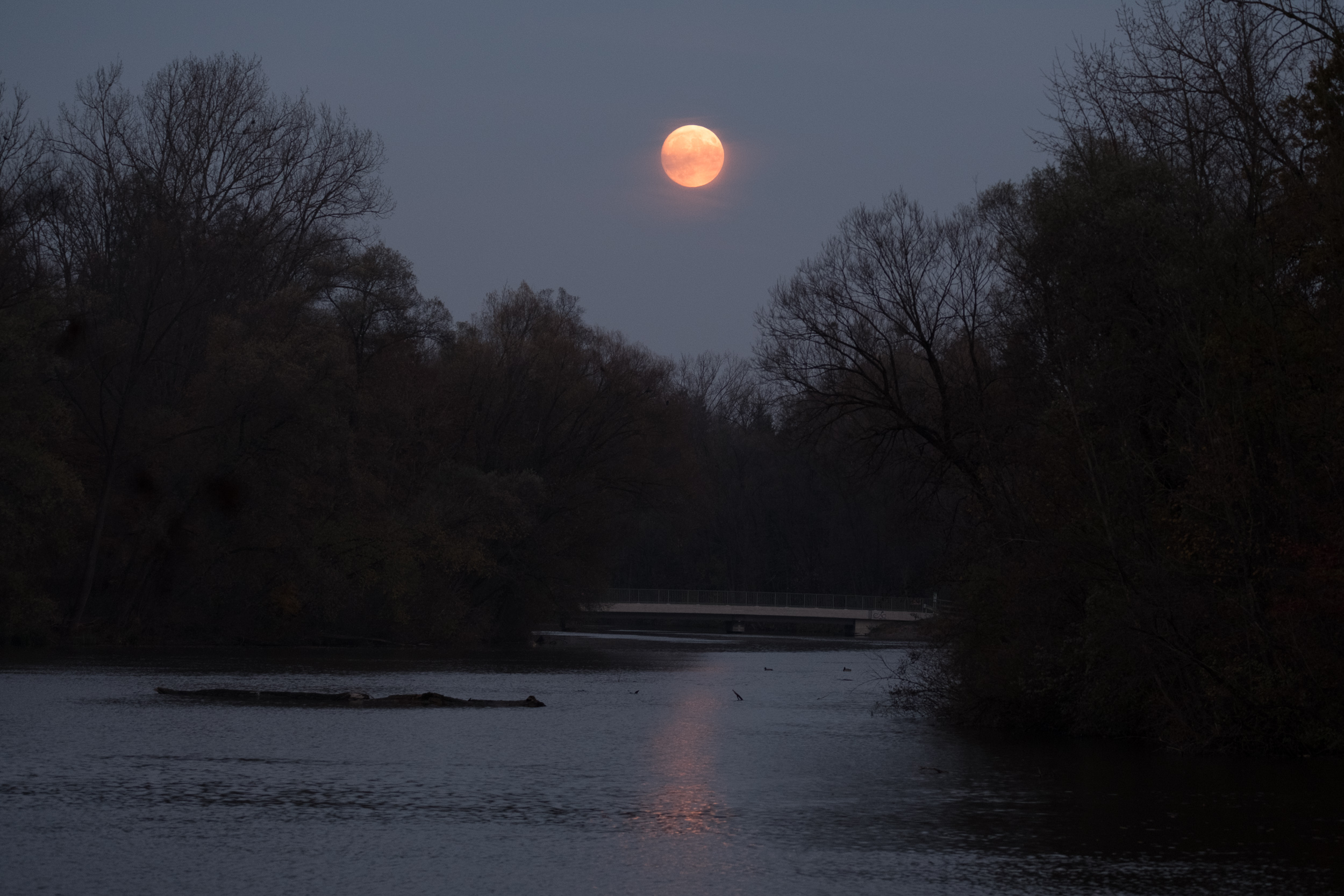 Mond über Amper