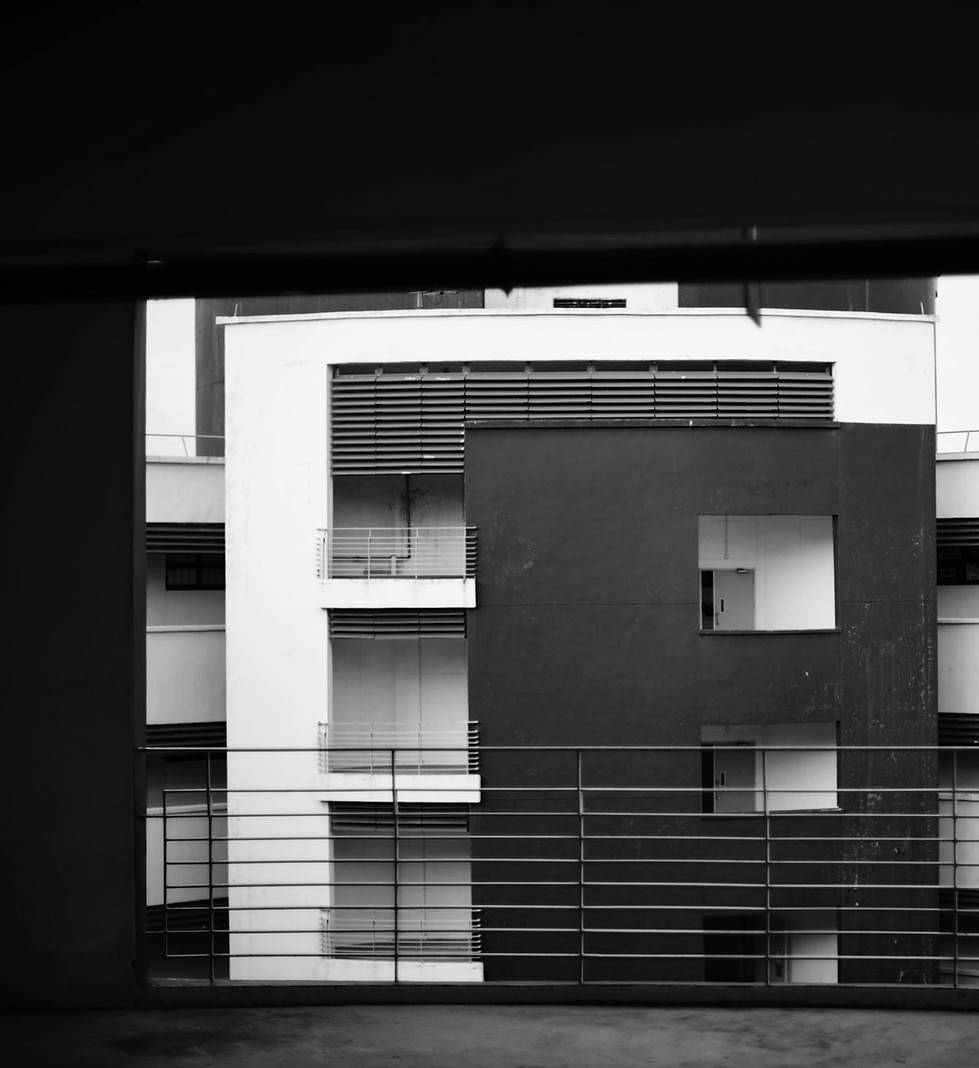 白黒の建築
