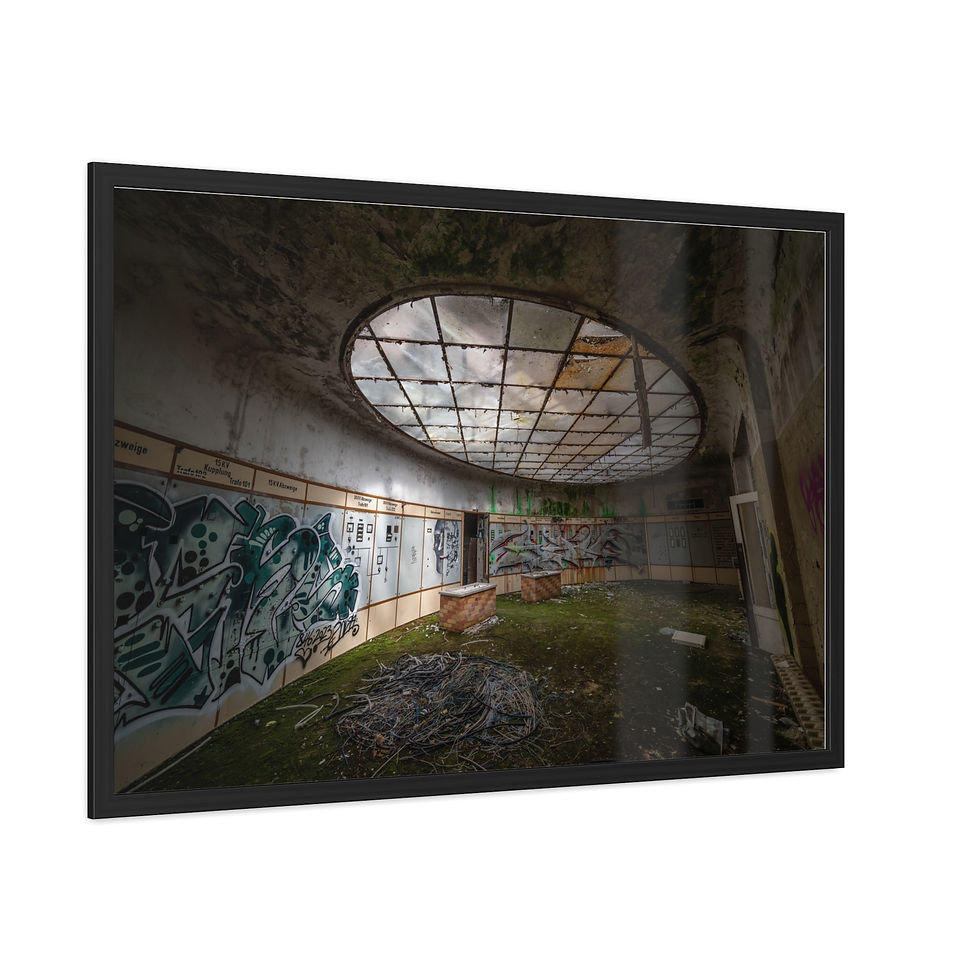 Thumbnail: Abandoned circular room, graffiti on walls, large skylight, mossy floor.