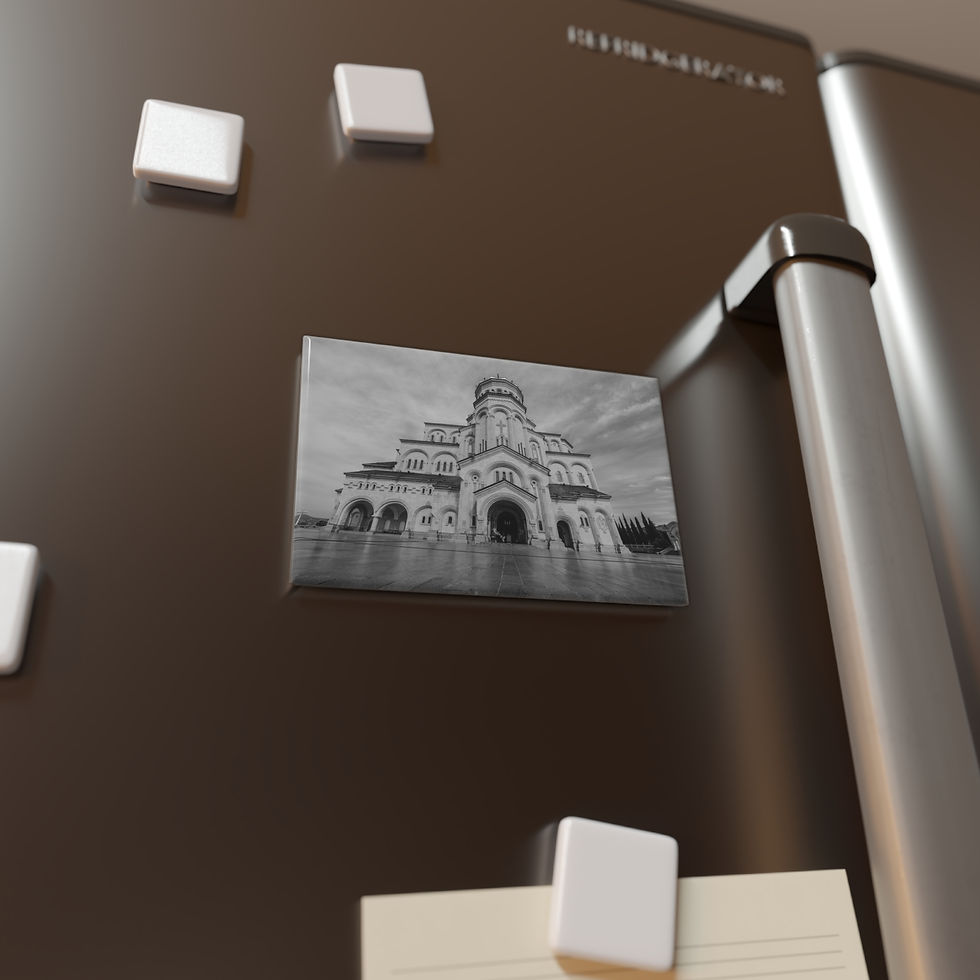 Thumbnail: Black and white magnet showing a grand domed building on a dark refrigerator.