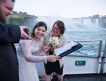 Trish Archibald wedding officiant, niagara falls officiant, wedding officiant, hornblower cruise weddings