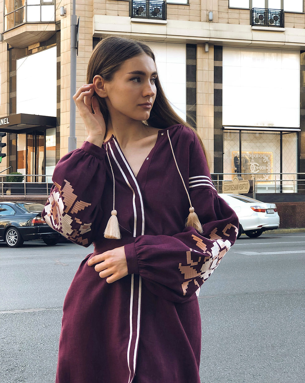 Прев'ю: Сукня коротка 3D Квітка, бордо льон, бежево-молочна вишивка